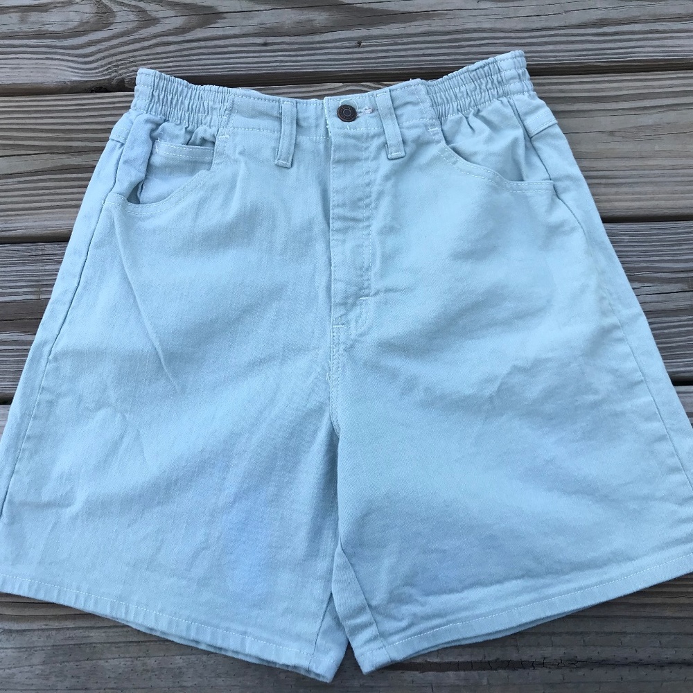 Lee Women Shorts side Elastic at the Waist Flat - Picture 2 of 8